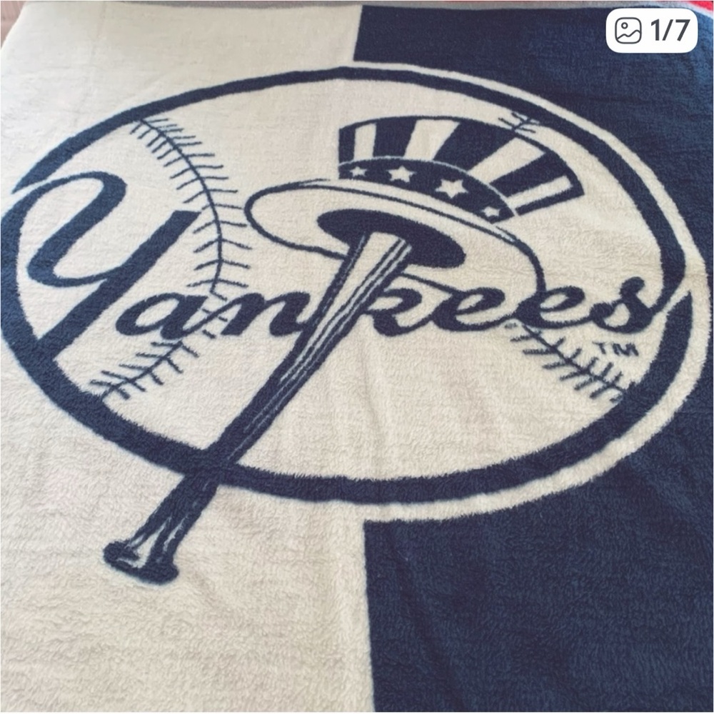 Vintage Biederlack Genuine Merchandise MLB New York Yankees Fuzzy Blanket 🟥⬜️🟦